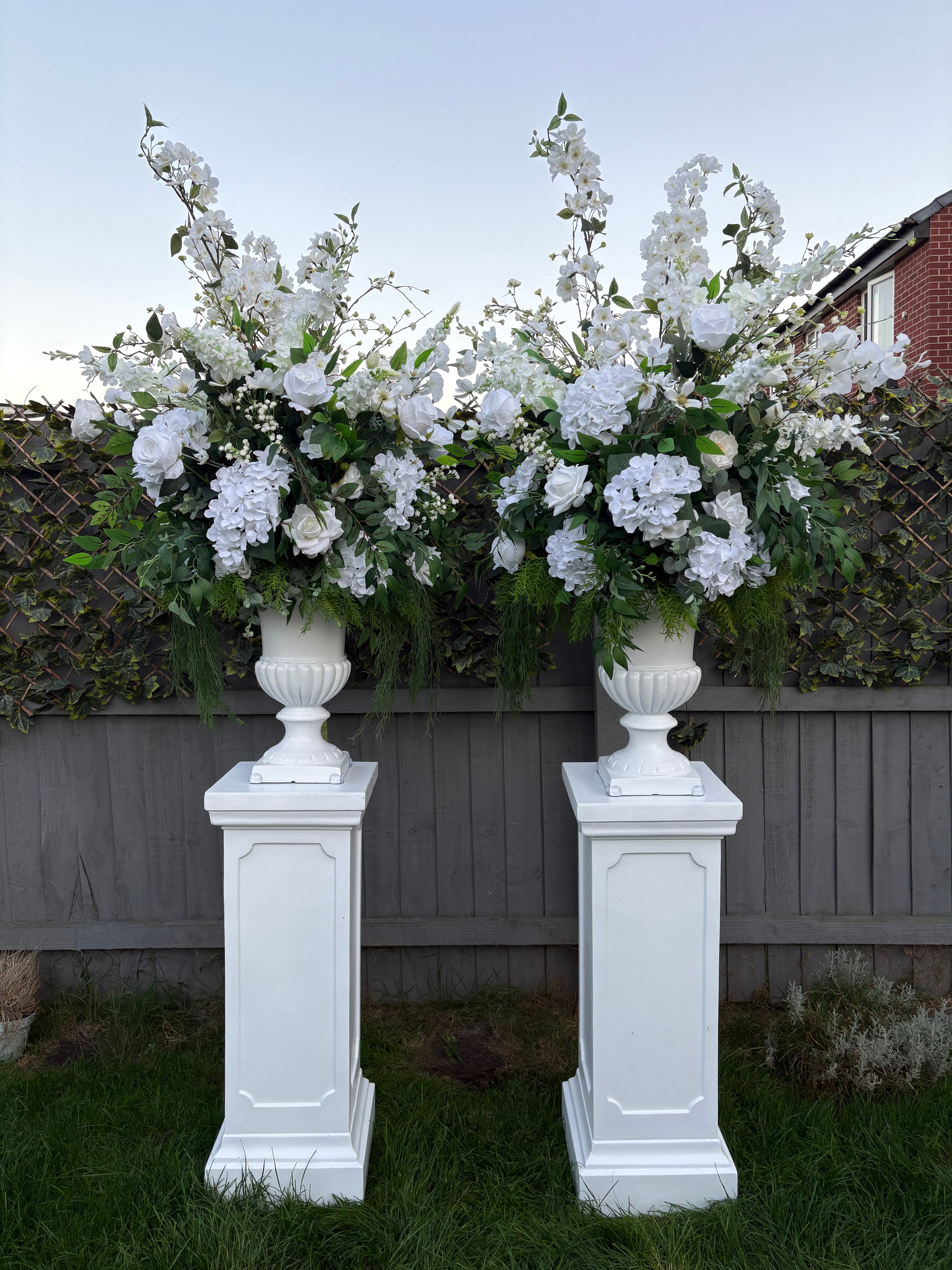 Wedding Urns & Plinths hire