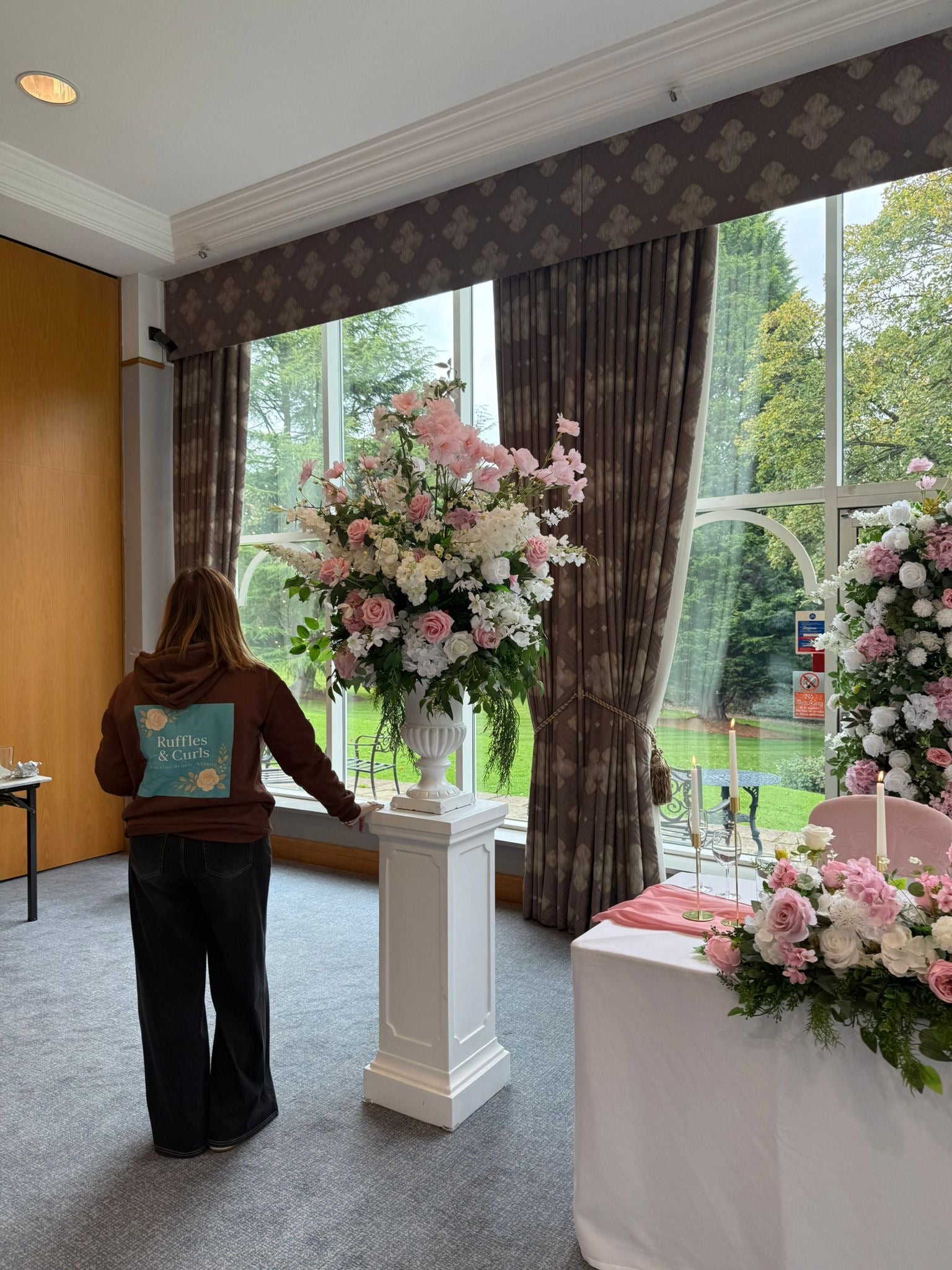 Wedding Urns & Plinths hire