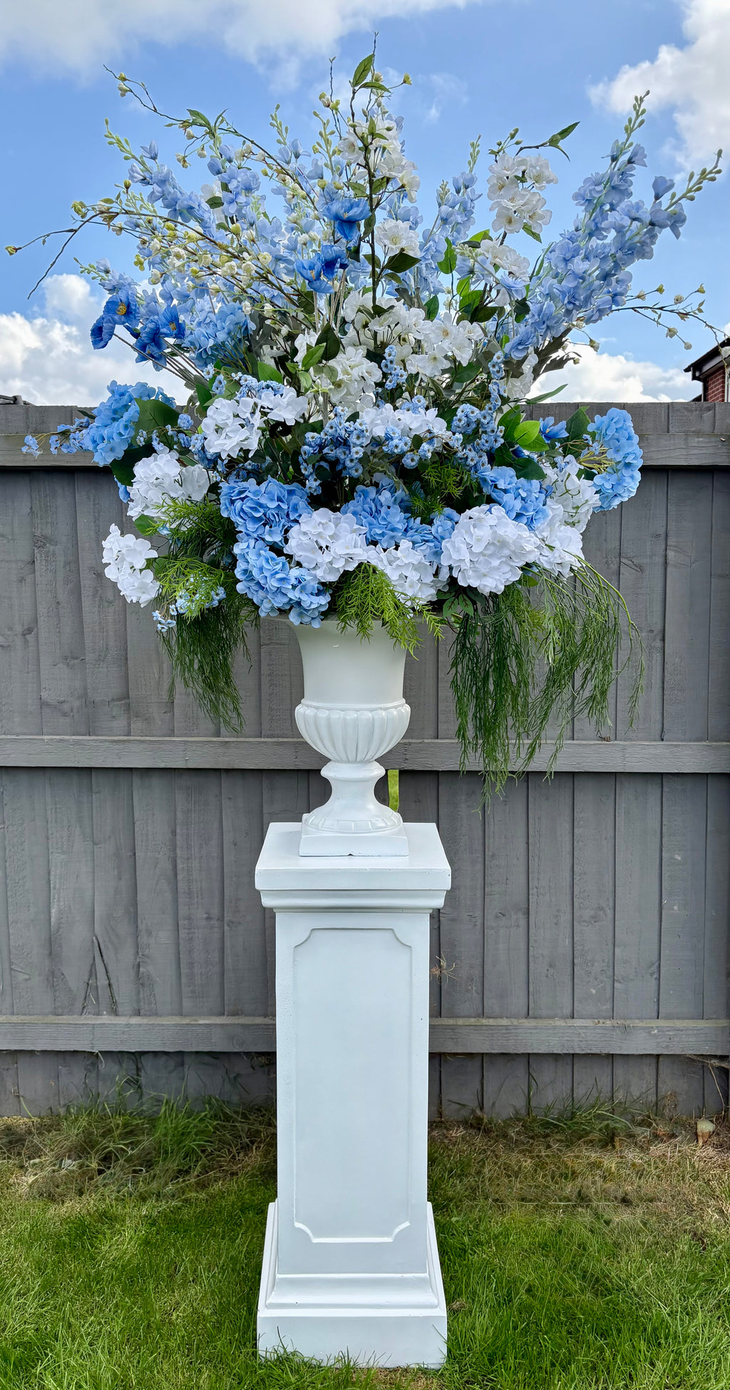Wedding Urns & Plinths hire