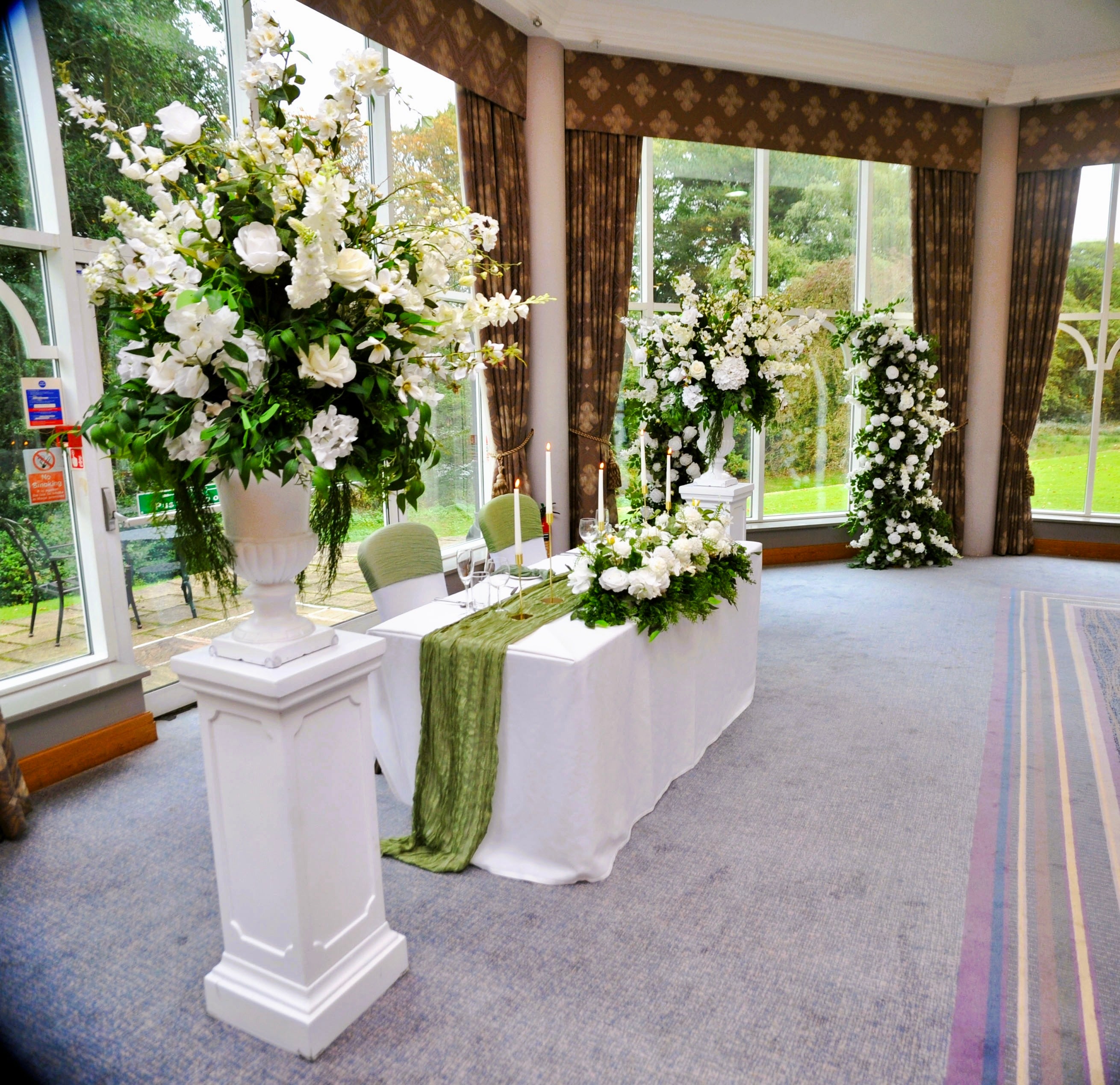 Wedding Urns & Plinths hire