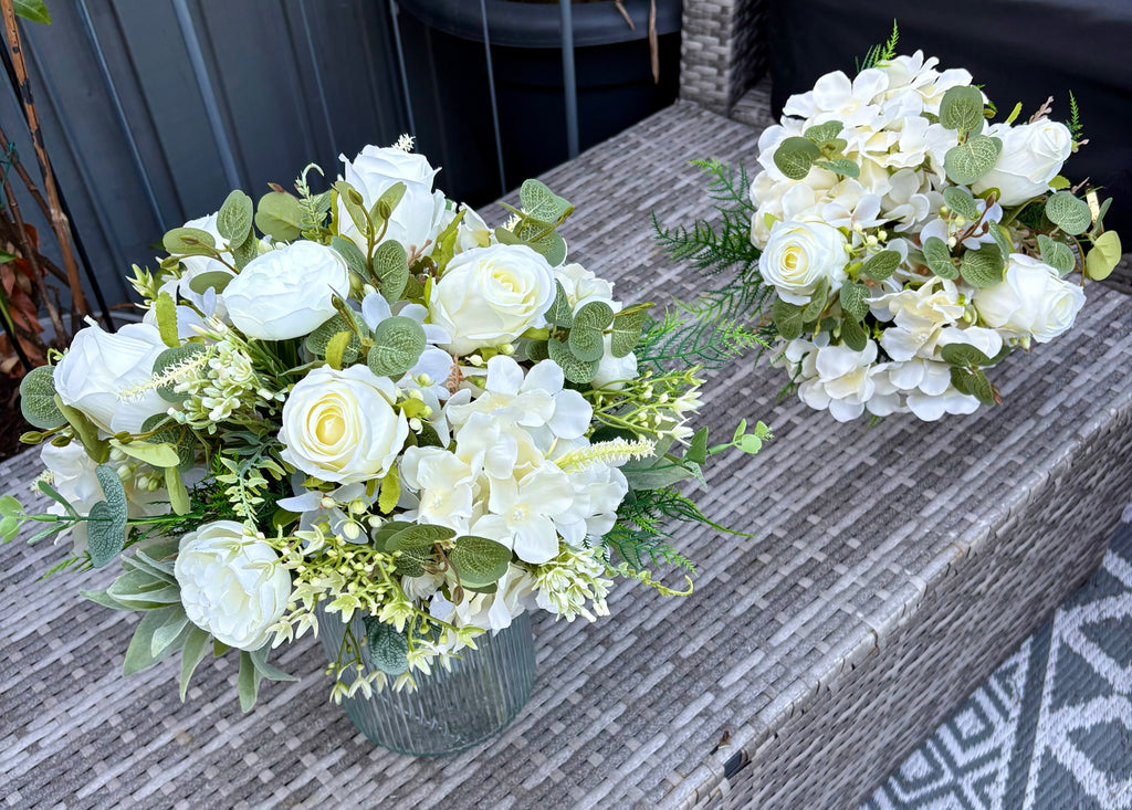 Bridal bouquets rent or buy