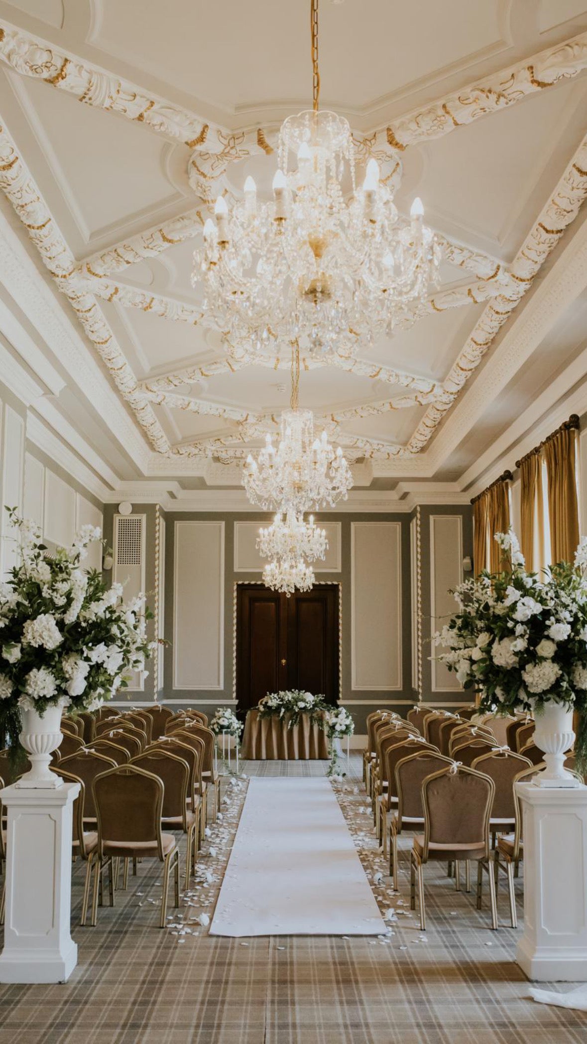 Wedding Urns & Plinths hire