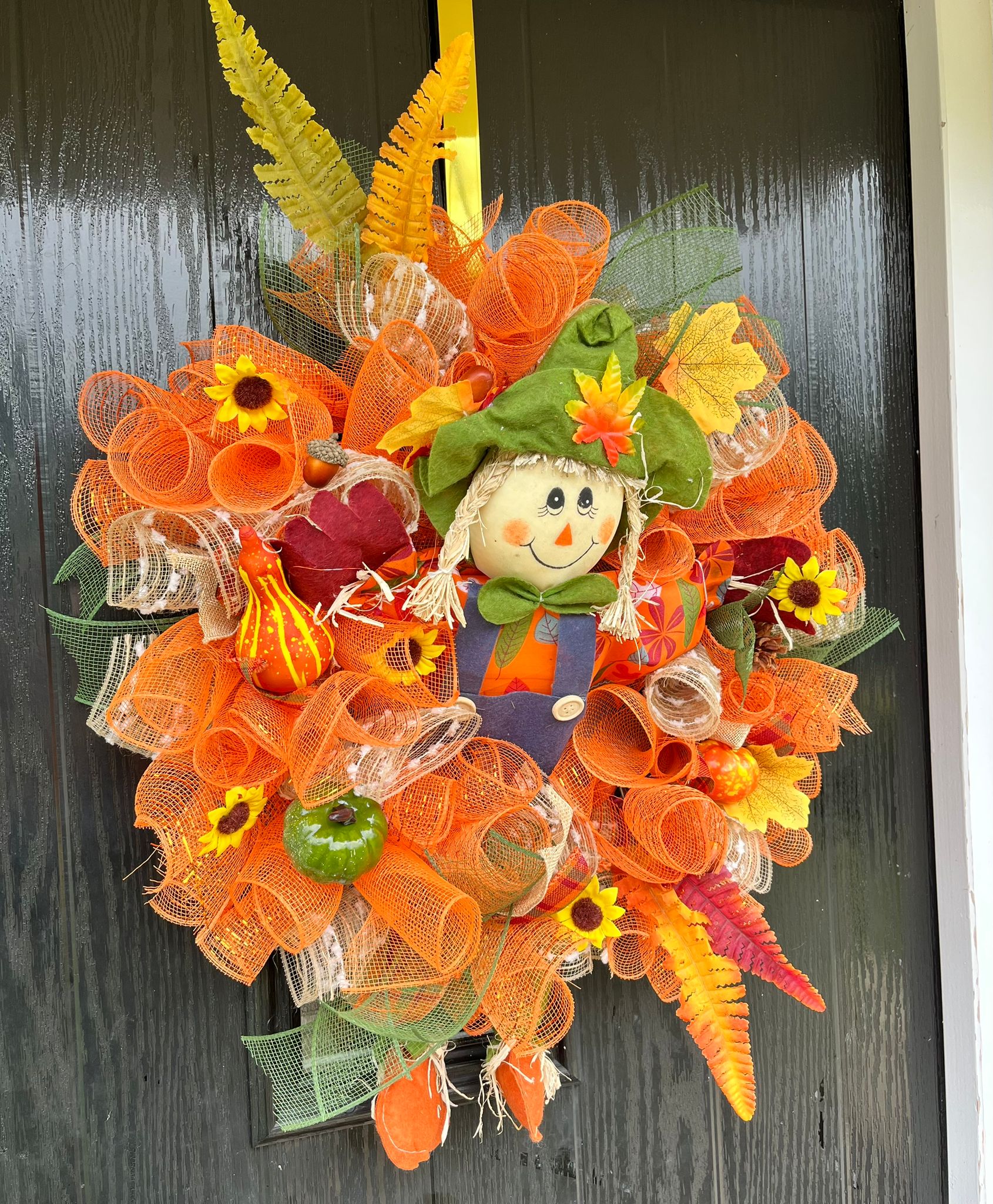Welcome Autumn Scarecrow Wreath