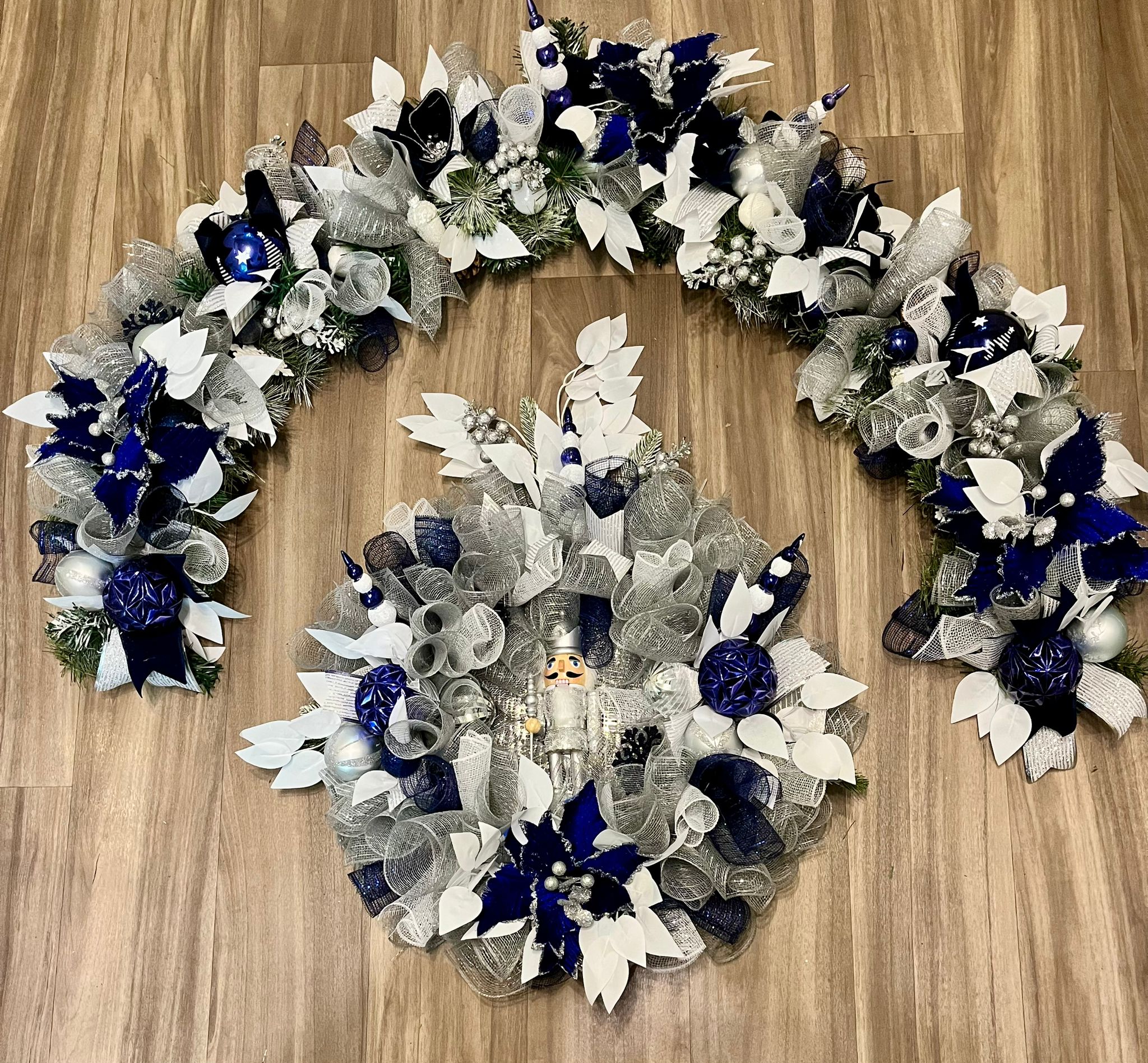 Nutcracker Christmas Wreath & Garland Set