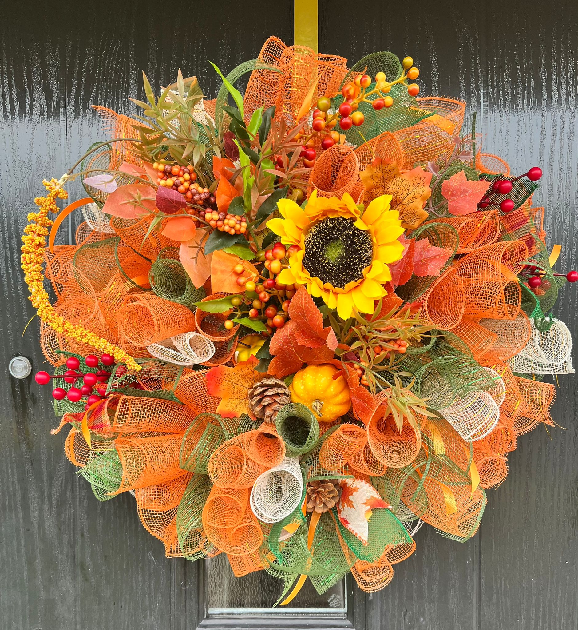 Autumn sunflower wreath