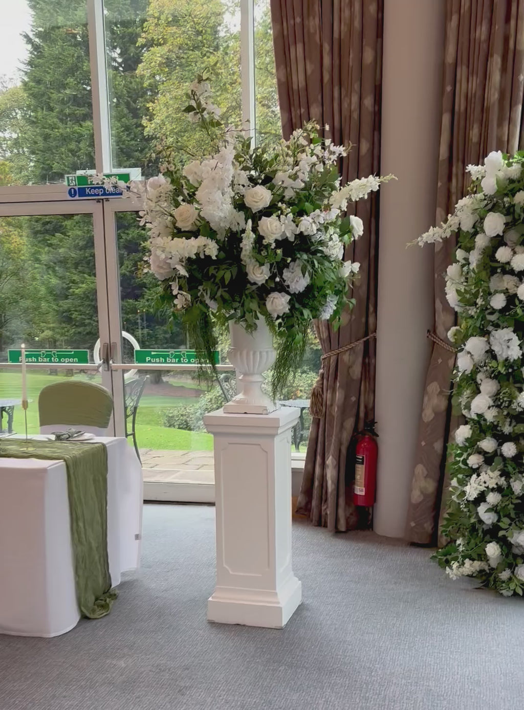 Wedding Urns & Plinths hire
