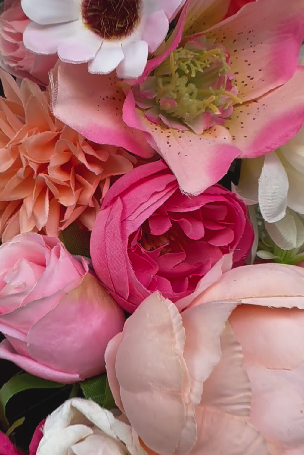Phoebe Artificial Flower Wreath